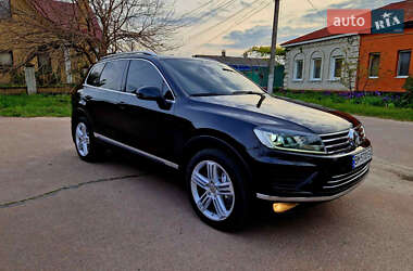 Позашляховик / Кросовер Volkswagen Touareg 2016 в 