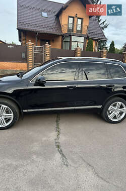 Позашляховик / Кросовер Volkswagen Touareg 2016 в 