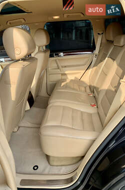 Позашляховик / Кросовер Volkswagen Touareg 2004 в 