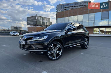 Позашляховик / Кросовер Volkswagen Touareg 2016 в Києві