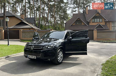Внедорожник / Кроссовер Volkswagen Touareg 2012 в 