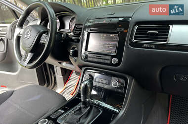 Внедорожник / Кроссовер Volkswagen Touareg 2012 в 