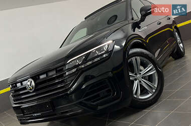 Внедорожник / Кроссовер Volkswagen Touareg 2019 в 