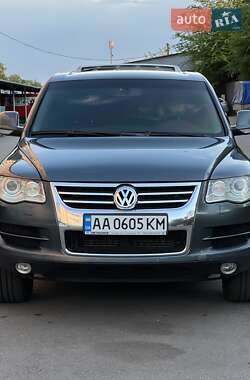 Позашляховик / Кросовер Volkswagen Touareg 2008 в 
