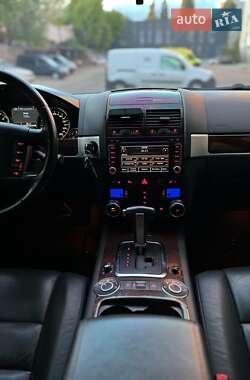 Позашляховик / Кросовер Volkswagen Touareg 2008 в 