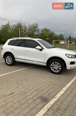 Внедорожник / Кроссовер Volkswagen Touareg 2014 в Одессе