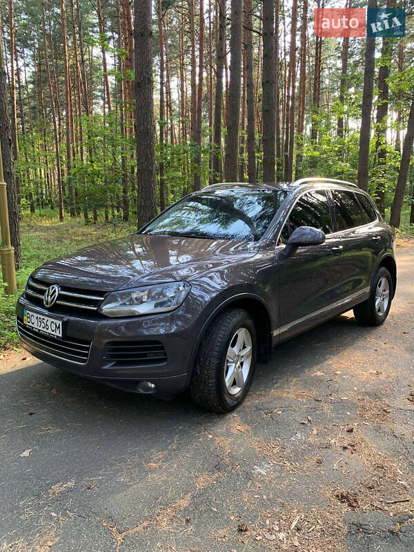 Внедорожник / Кроссовер Volkswagen Touareg 2011 в Львове