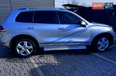 Внедорожник / Кроссовер Volkswagen Touareg 2011 в 