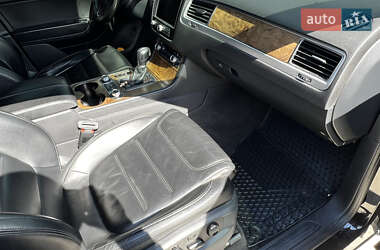 Позашляховик / Кросовер Volkswagen Touareg 2016 в 
