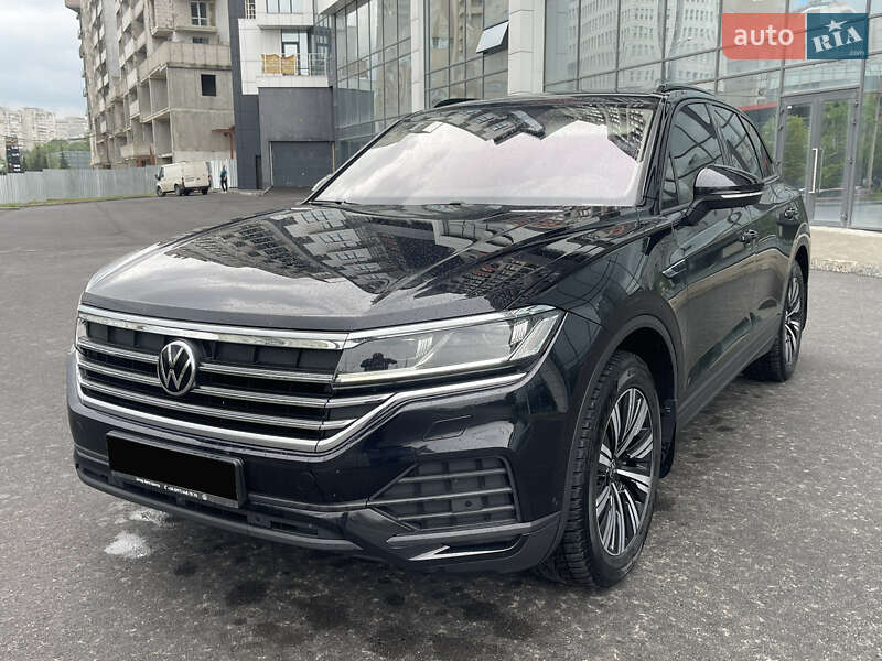Позашляховик / Кросовер Volkswagen Touareg 2021 в Харкові