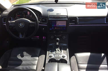 Внедорожник / Кроссовер Volkswagen Touareg 2016 в 