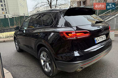 Позашляховик / Кросовер Volkswagen Touareg 2021 в 