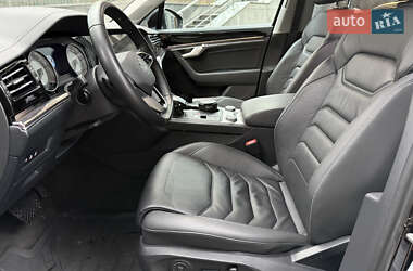 Позашляховик / Кросовер Volkswagen Touareg 2021 в 
