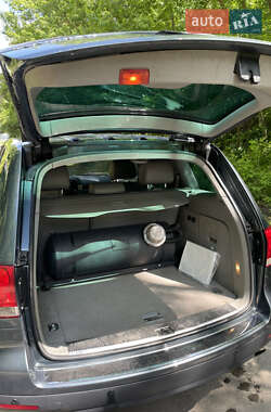 Внедорожник / Кроссовер Volkswagen Touareg 2004 в 