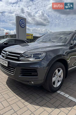 Внедорожник / Кроссовер Volkswagen Touareg 2013 в 