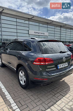 Внедорожник / Кроссовер Volkswagen Touareg 2013 в 