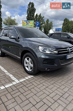 Внедорожник / Кроссовер Volkswagen Touareg 2013 в 
