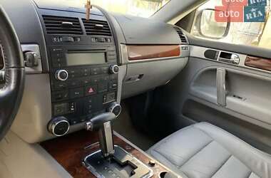 Внедорожник / Кроссовер Volkswagen Touareg 2006 в 