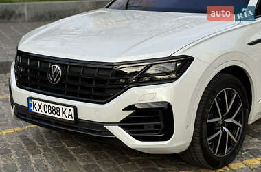 Внедорожник / Кроссовер Volkswagen Touareg 2020 в 