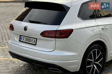 Внедорожник / Кроссовер Volkswagen Touareg 2020 в 