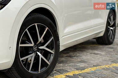 Внедорожник / Кроссовер Volkswagen Touareg 2020 в 