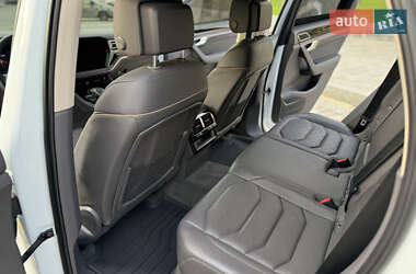 Внедорожник / Кроссовер Volkswagen Touareg 2020 в 