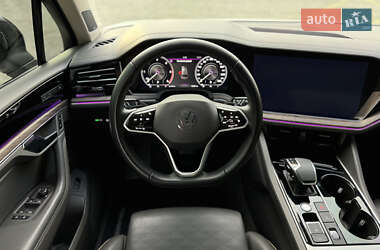 Внедорожник / Кроссовер Volkswagen Touareg 2020 в 