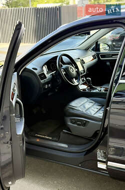 Внедорожник / Кроссовер Volkswagen Touareg 2014 в 