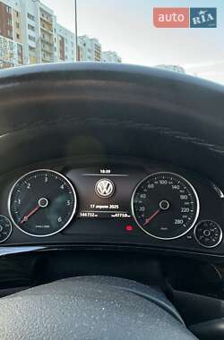 Позашляховик / Кросовер Volkswagen Touareg 2014 в Києві