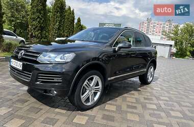 Позашляховик / Кросовер Volkswagen Touareg 2011 в Хмельницькому