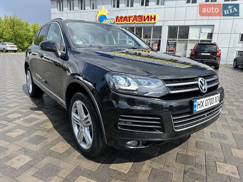 Позашляховик / Кросовер Volkswagen Touareg 2011 в Хмельницькому