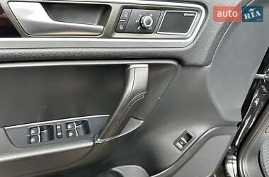 Внедорожник / Кроссовер Volkswagen Touareg 2011 в 