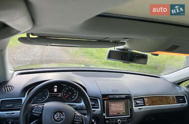 Позашляховик / Кросовер Volkswagen Touareg 2014 в 