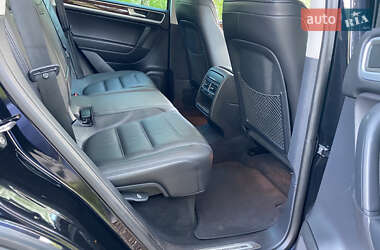 Позашляховик / Кросовер Volkswagen Touareg 2014 в 