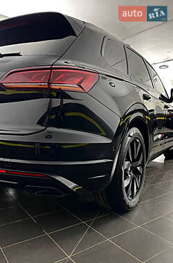 Внедорожник / Кроссовер Volkswagen Touareg 2022 в 