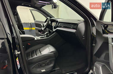 Внедорожник / Кроссовер Volkswagen Touareg 2022 в 