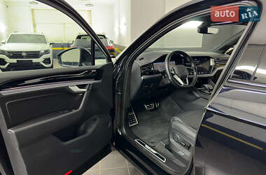 Внедорожник / Кроссовер Volkswagen Touareg 2022 в 
