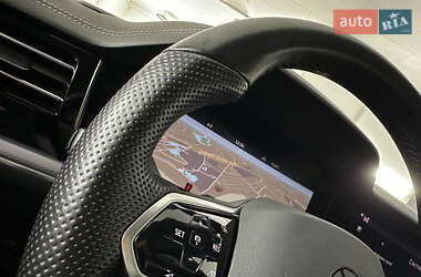 Внедорожник / Кроссовер Volkswagen Touareg 2022 в 
