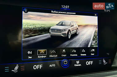 Внедорожник / Кроссовер Volkswagen Touareg 2022 в 