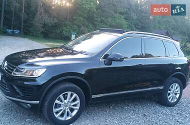 Внедорожник / Кроссовер Volkswagen Touareg 2015 в Корюковке
