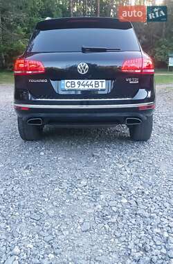 Внедорожник / Кроссовер Volkswagen Touareg 2015 в 