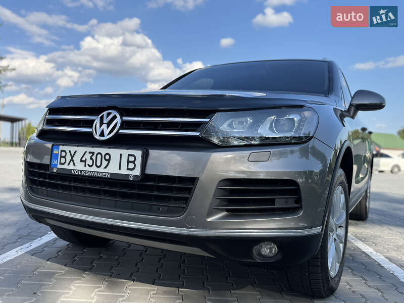 Внедорожник / Кроссовер Volkswagen Touareg 2011 в Тульчине