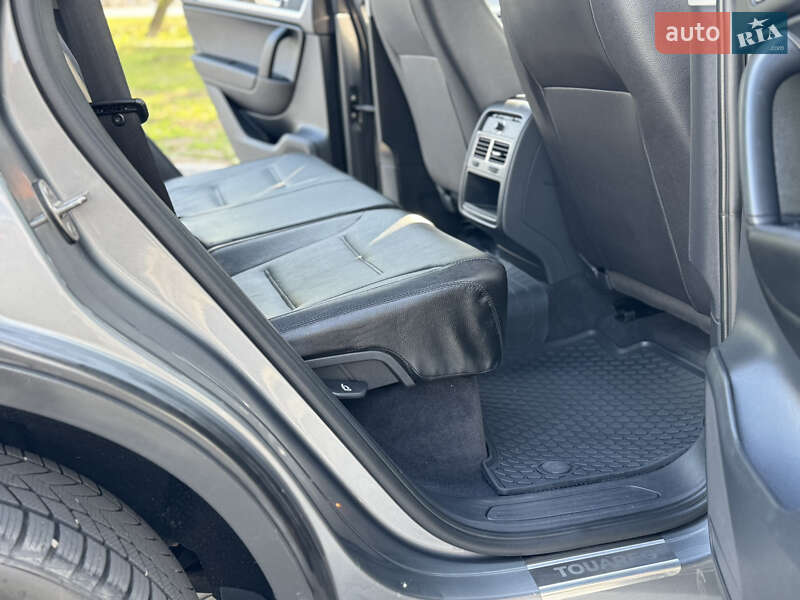 Внедорожник / Кроссовер Volkswagen Touareg 2011 в Тульчине