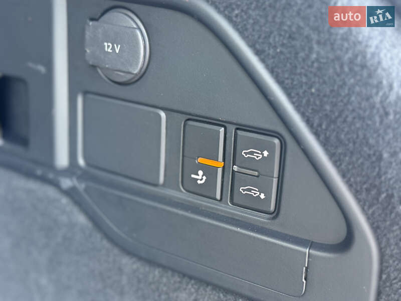 Внедорожник / Кроссовер Volkswagen Touareg 2011 в Тульчине