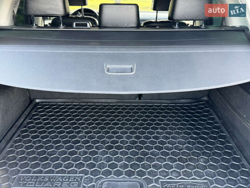 Внедорожник / Кроссовер Volkswagen Touareg 2011 в Тульчине