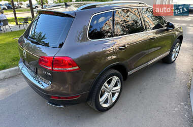Внедорожник / Кроссовер Volkswagen Touareg 2011 в 