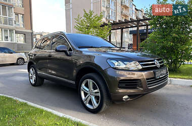 Позашляховик / Кросовер Volkswagen Touareg 2011 в Києві