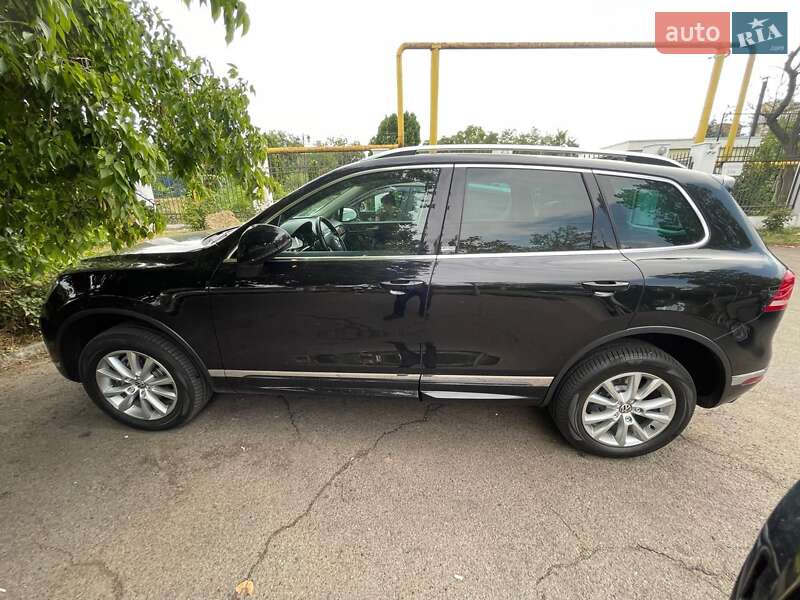 Внедорожник / Кроссовер Volkswagen Touareg 2016 в Одессе
