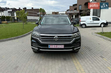 Позашляховик / Кросовер Volkswagen Touareg 2019 в Рівному
