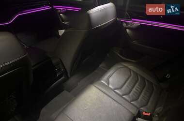 Внедорожник / Кроссовер Volkswagen Touareg 2018 в 